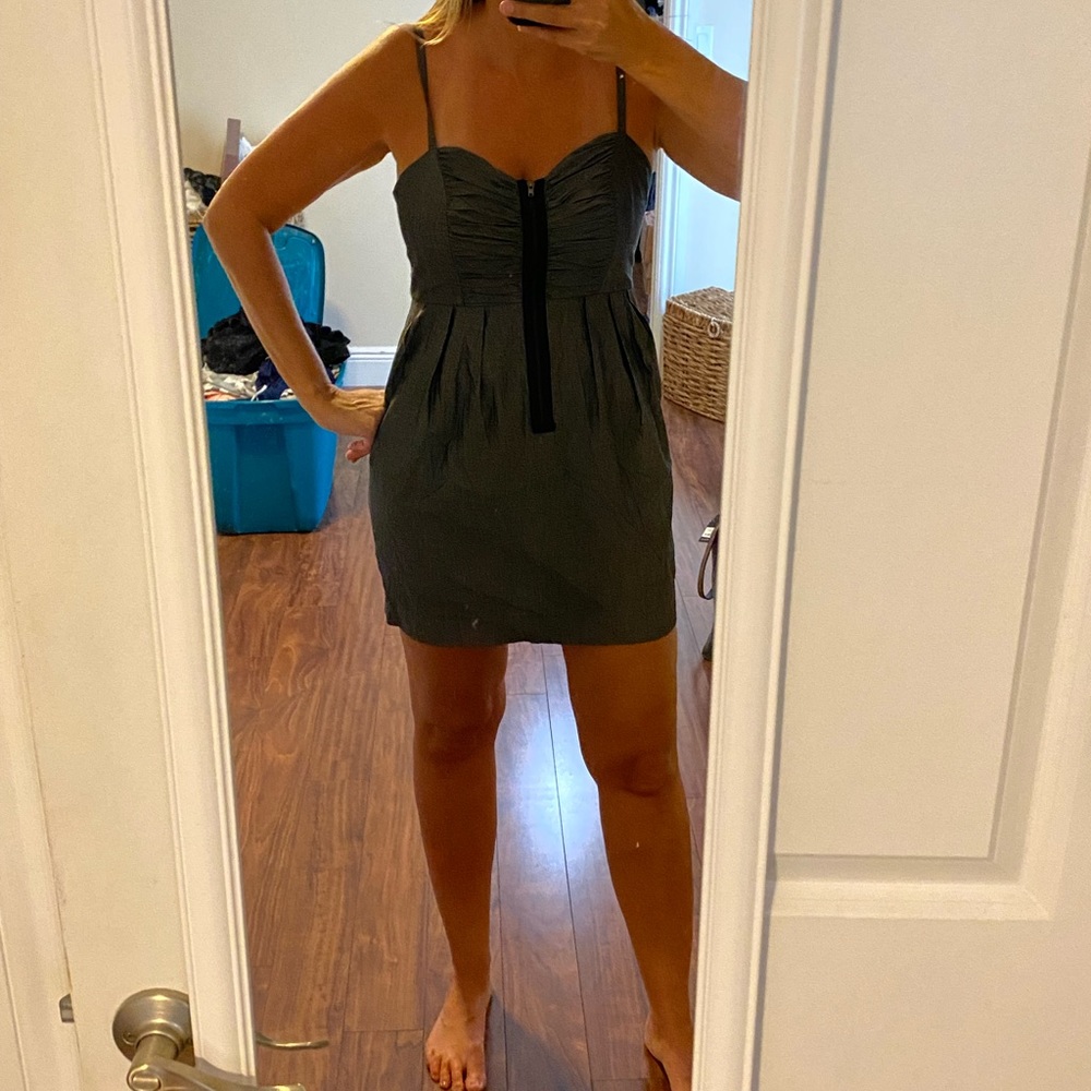 Short dress in grey